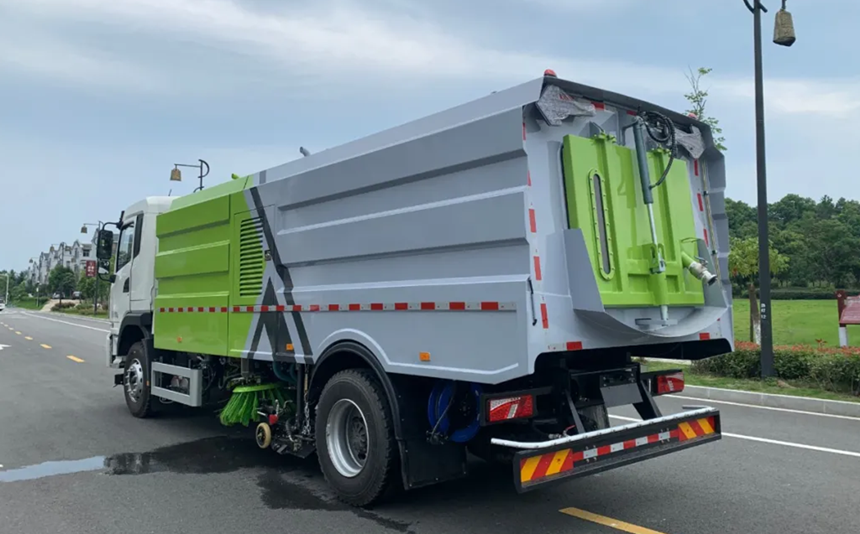 比亚迪8吨电动洗扫车