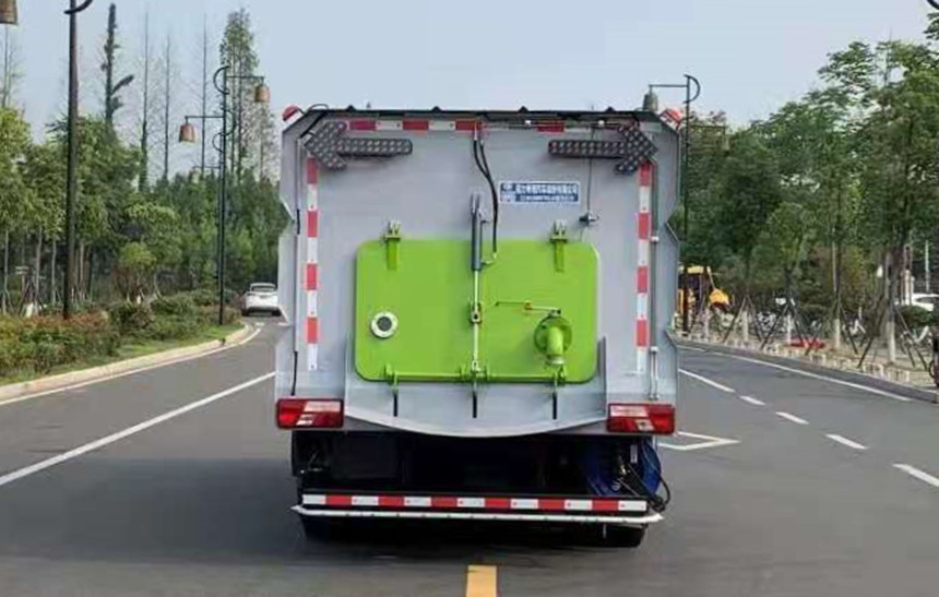 江铃洗扫车