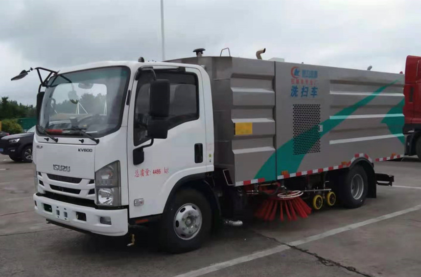 五十铃洗扫车