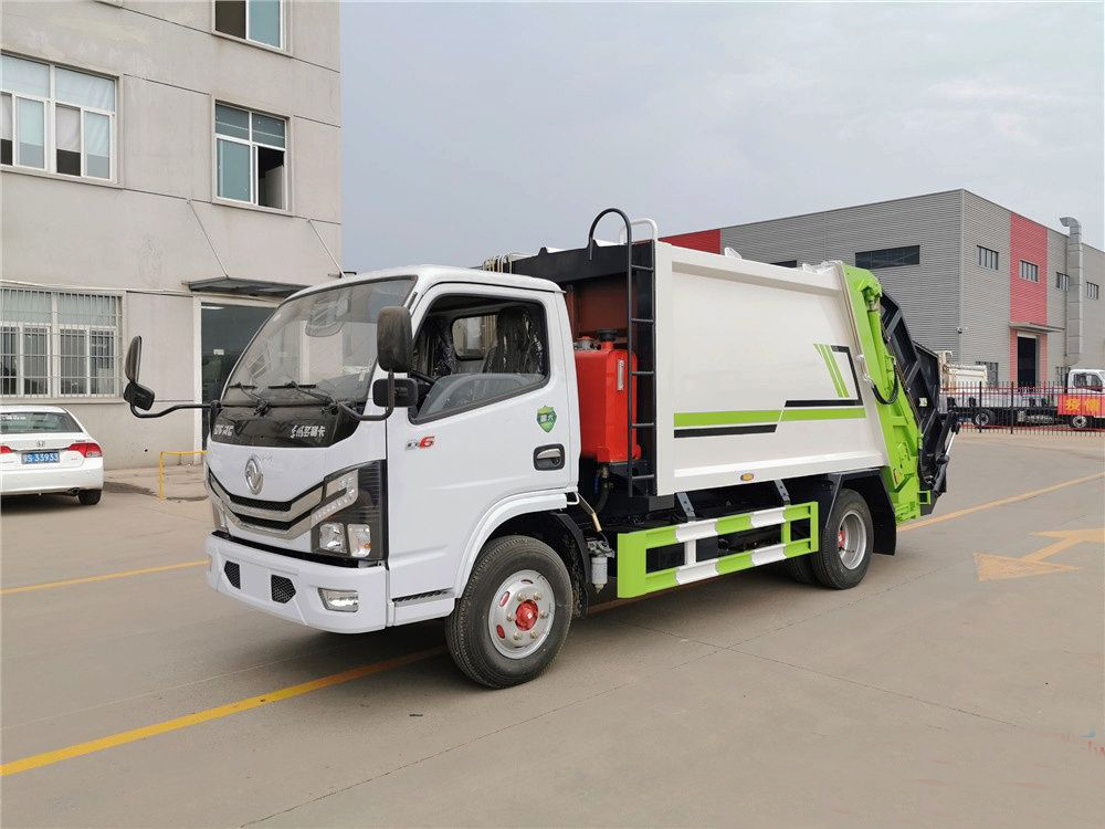 东风小多利卡D6压缩式垃圾车