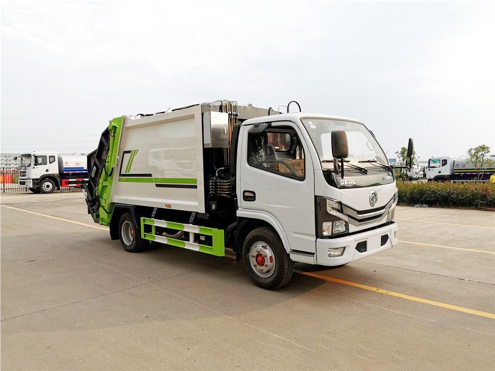 东风小多利卡D6压缩式垃圾车