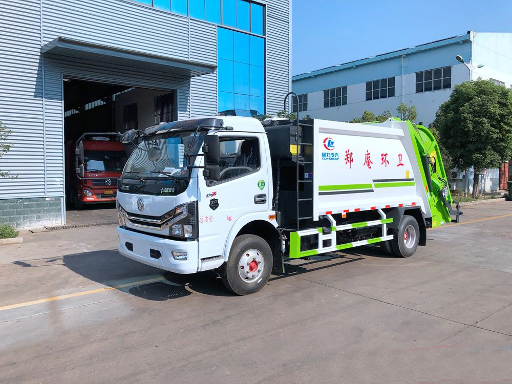 8方东风D7压缩式垃圾车