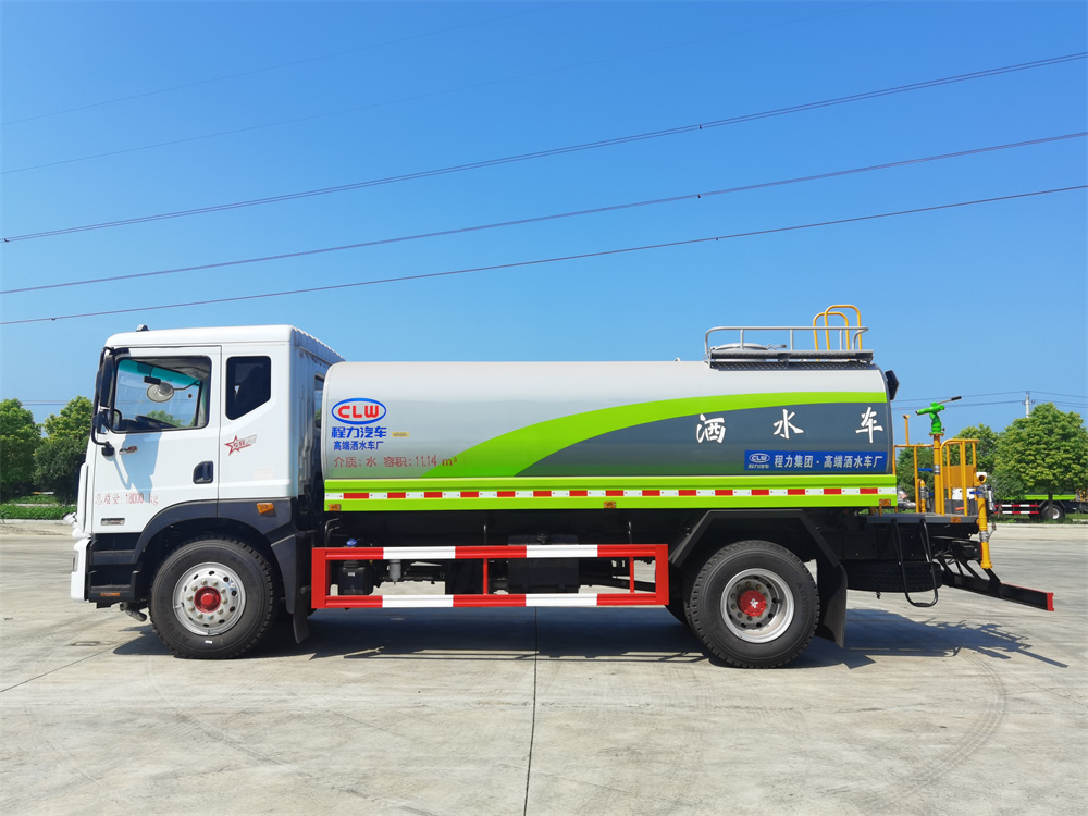 东风D9洒水车带电子高炮 15方