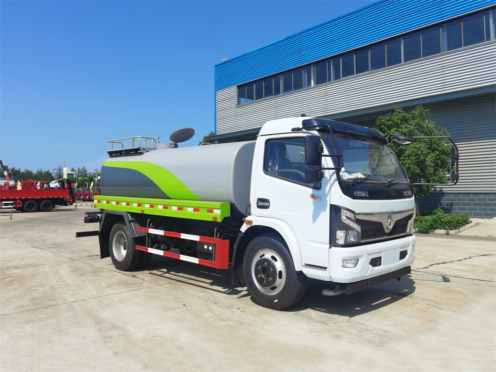 东风福瑞卡洒水车 8-10方
