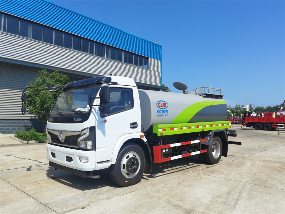 东风福瑞卡洒水车 8-10方