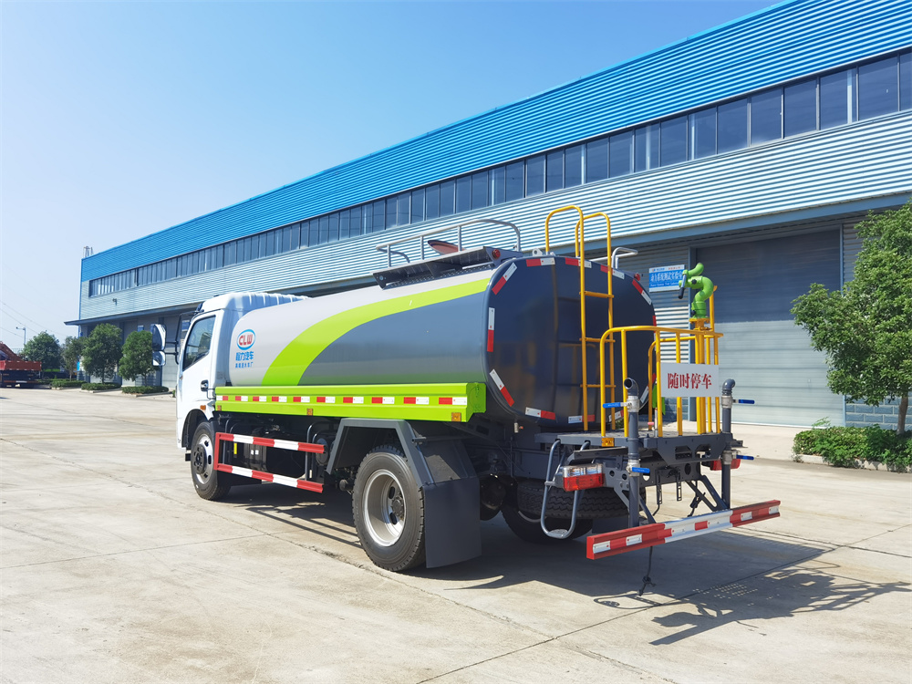 东风福瑞卡洒水车 8-10方