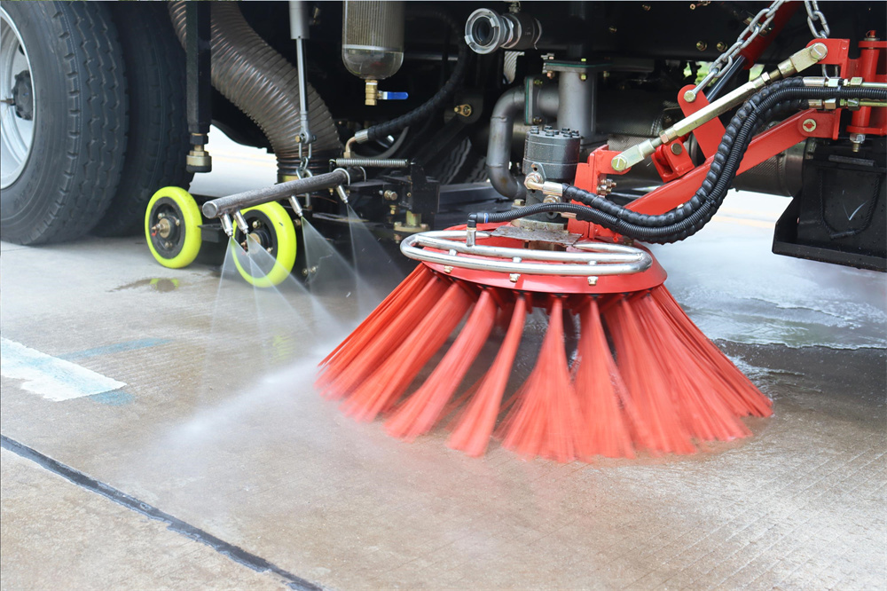 东风大福瑞卡9方洗扫车