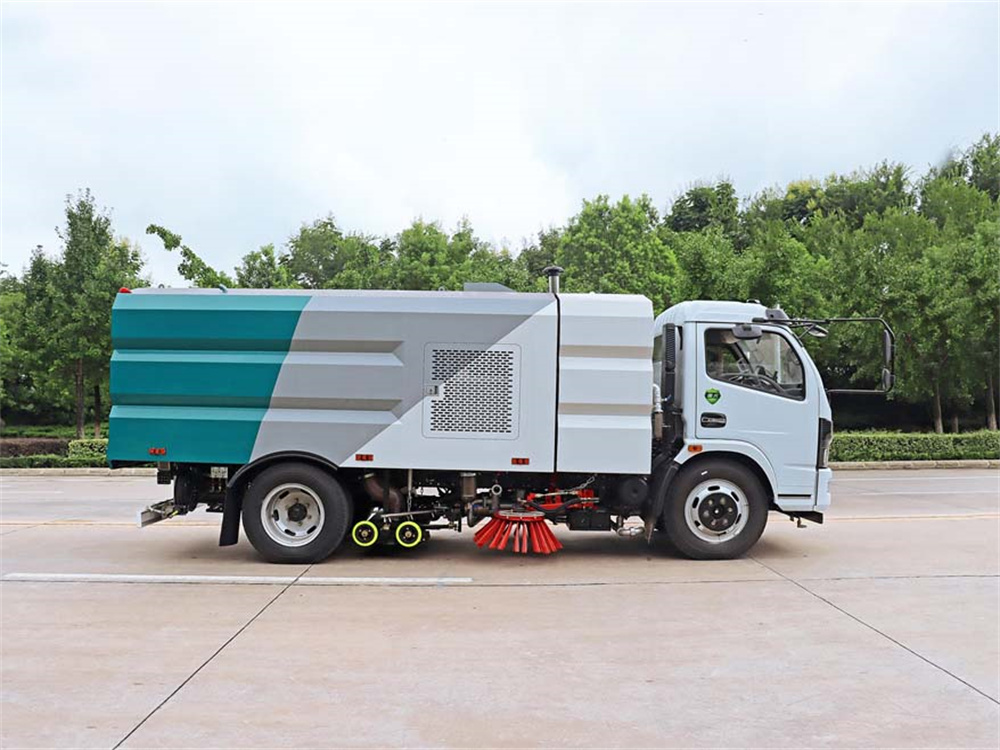 东风大福瑞卡9方洗扫车