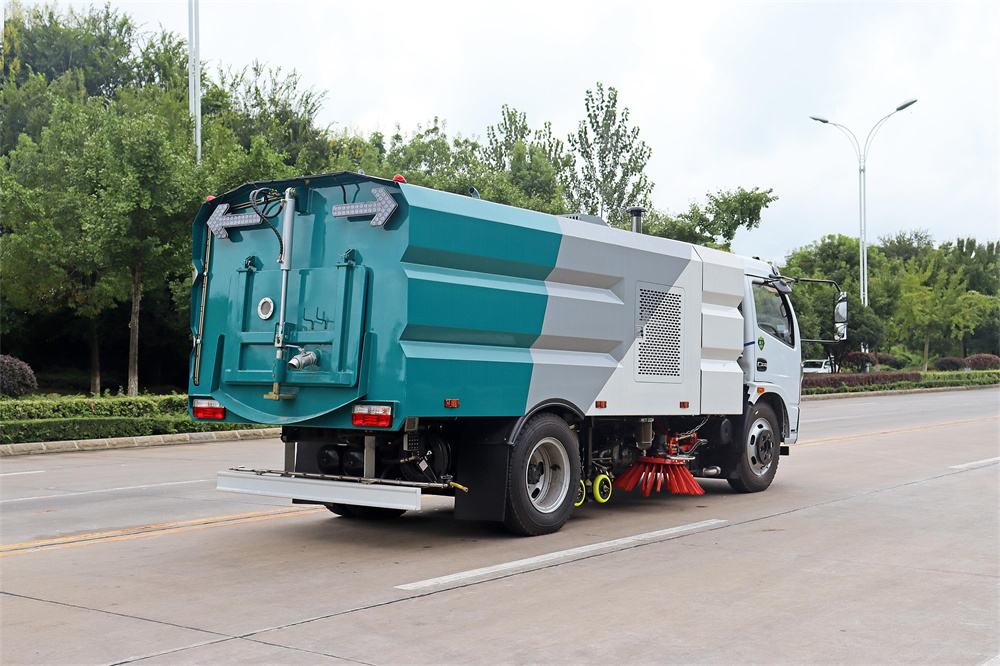 东风大福瑞卡9方洗扫车