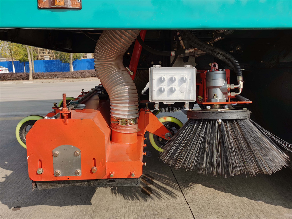 东风大福瑞卡吸尘车