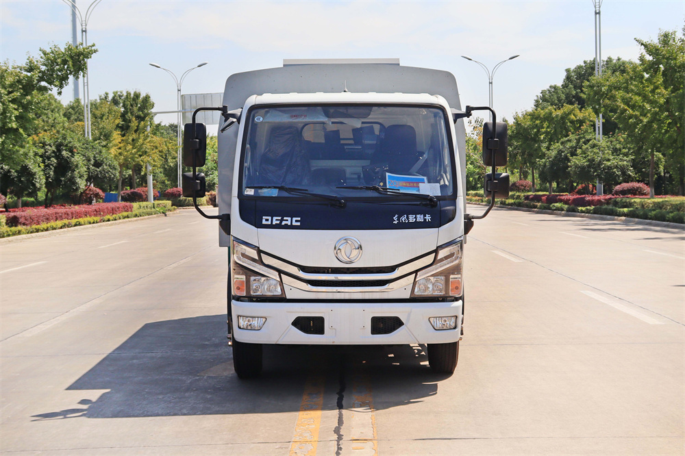 东风小多利卡吸尘车