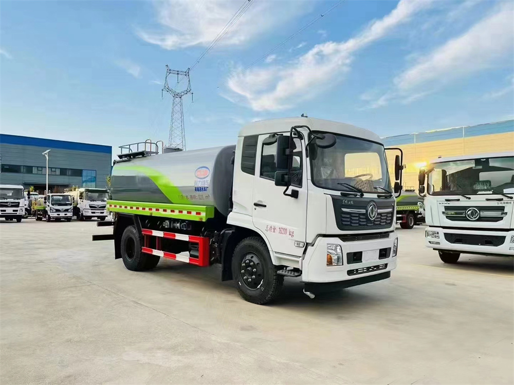 东风天锦洒水车15方