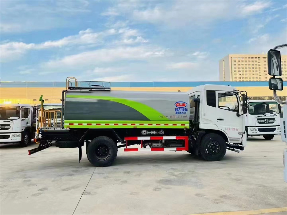 东风天锦洒水车15方