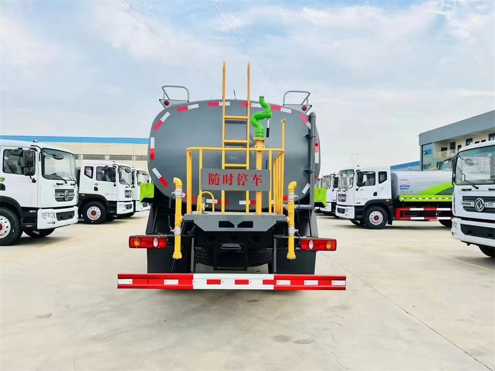 东风天锦洒水车15方