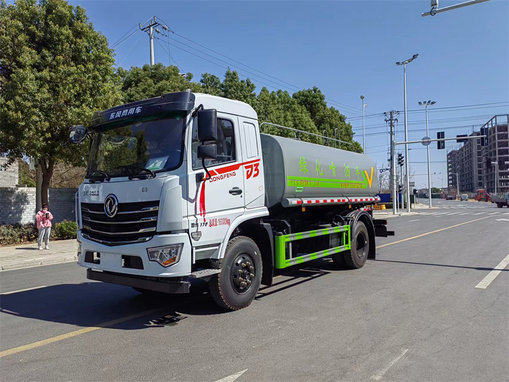 东风D3洒水车 12方