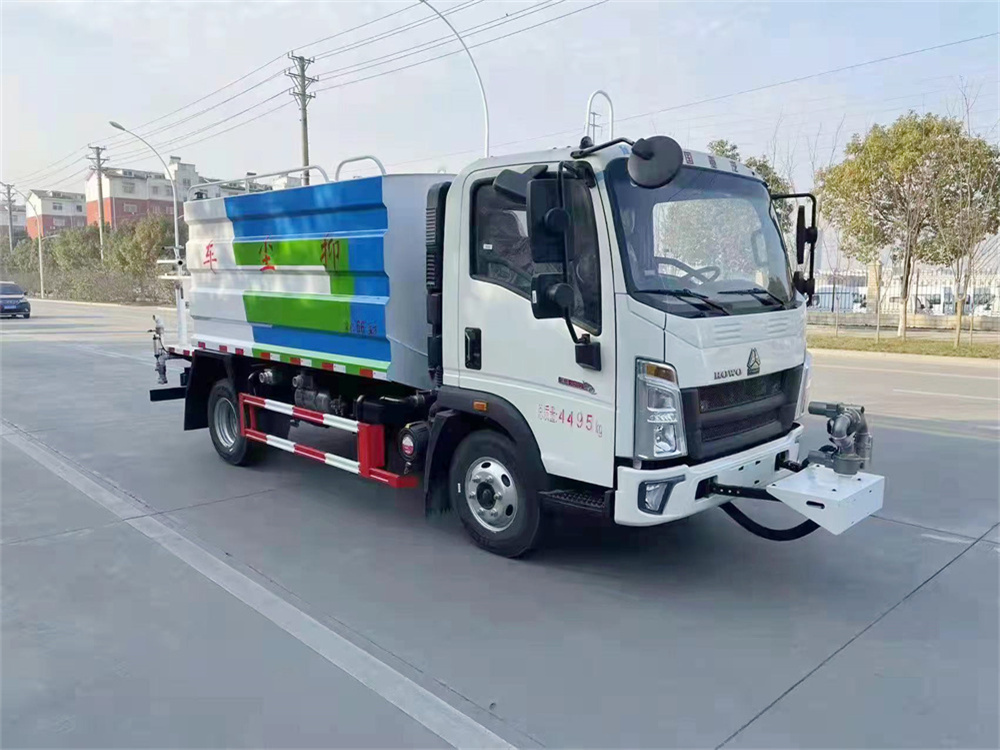 重汽豪沃抑尘车7方