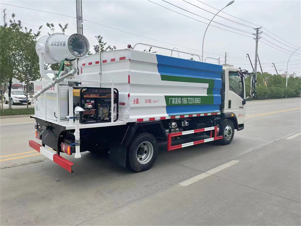 重汽豪沃抑尘车7方