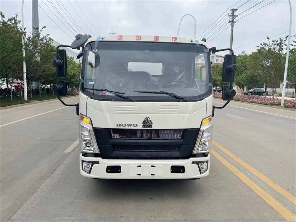 重汽豪沃抑尘车7方