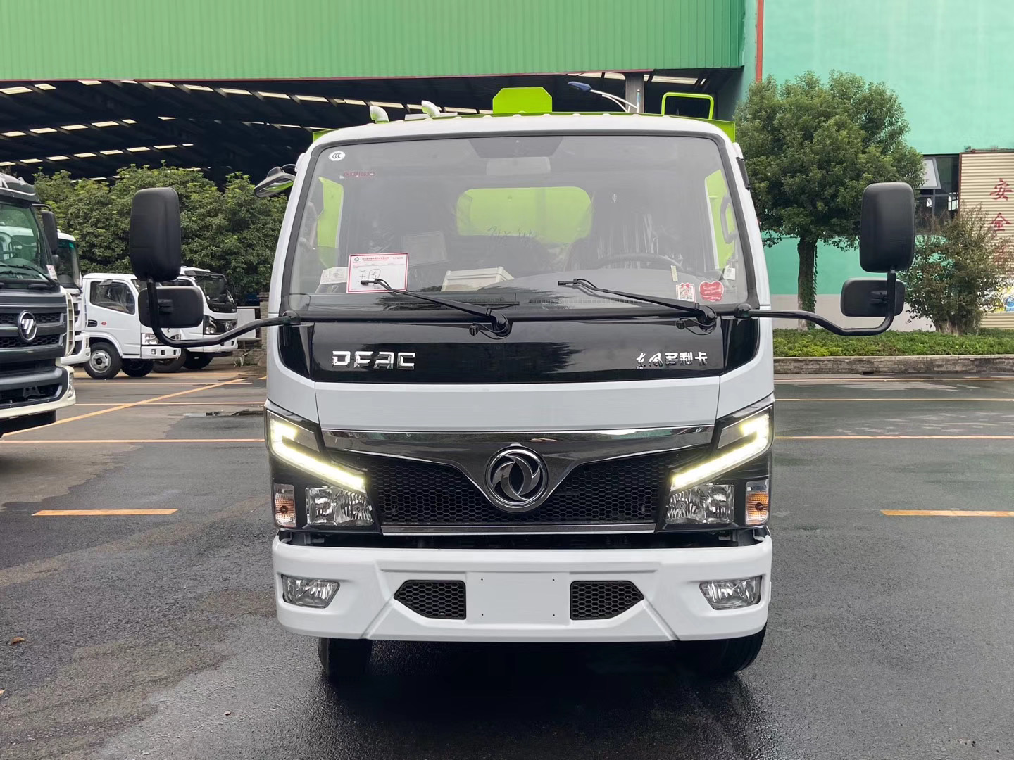 东风小多利卡扫路车