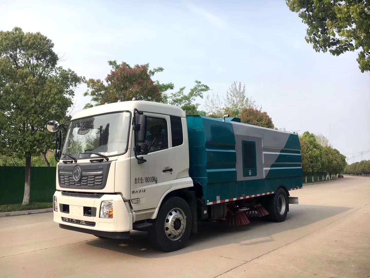 东风天锦扫路车