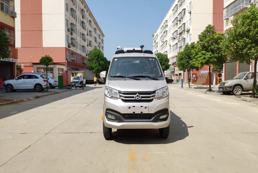 长安小型扫路车
