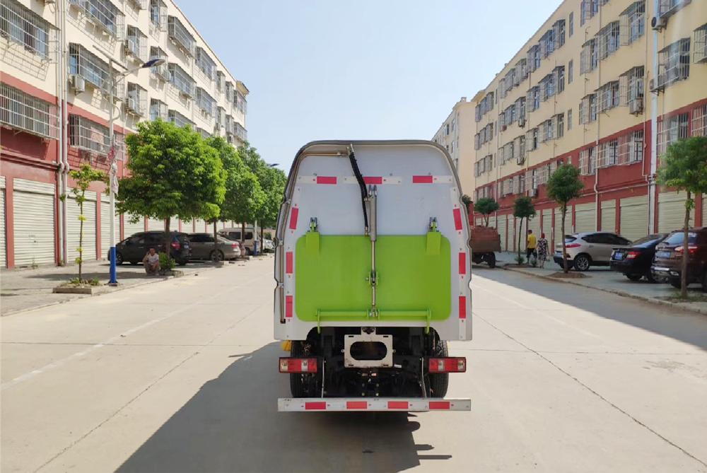长安小型扫路车